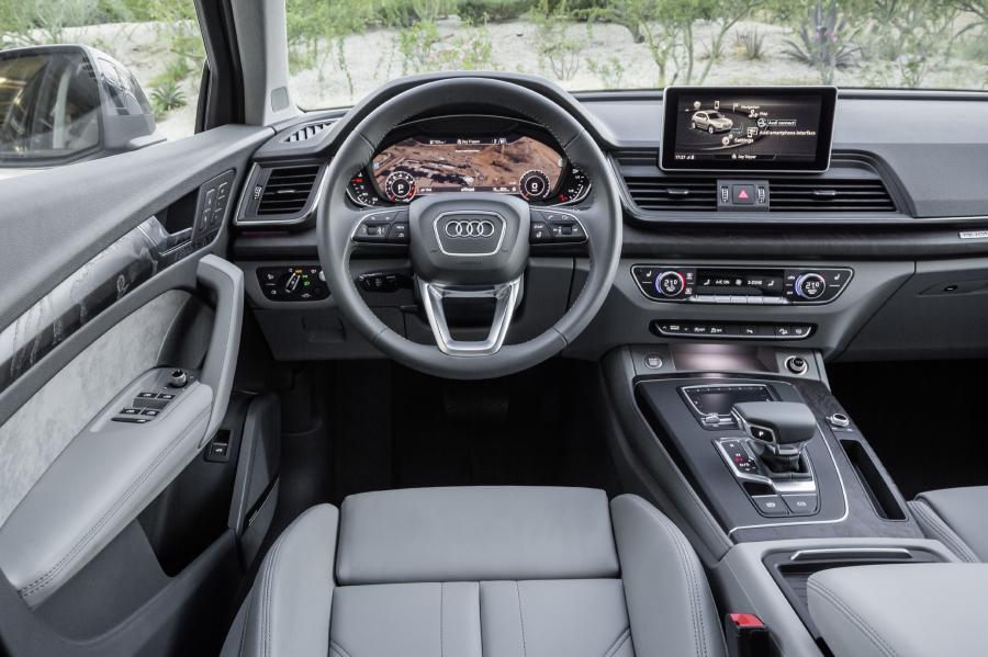 Панель приборов Audi Q5 TFSI Quattro 2016 года  (WW) (фото 11 из 30)
